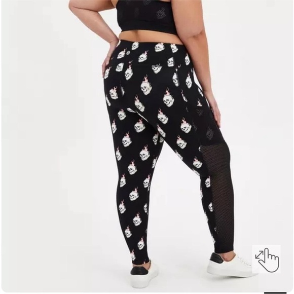 NWT Torrid Active Wicking Leggings Flaming Skulls Full Length 1X - Picture 3 of 9